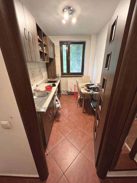 Ion Berindei, Sectia 7 Politie, apartament la et.2/10 in bloc reabilitat,